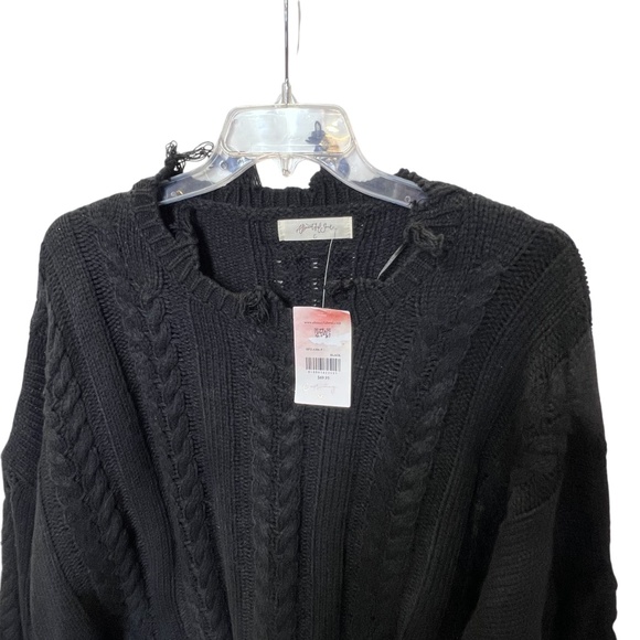 A Beautiful Soul Captivating Pullover Fringe Sweater NWT - Picture 7 of 12